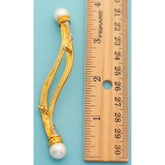 Vintage Curved Gold Tone Pearls Brooch by Avon, E27 - Picture 2 of 2